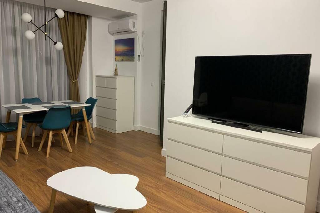Andreve Apartment By Onix Blue Mamaia Nord, Baby Friendly, Private Parking Năvodari Eksteriør bilde
